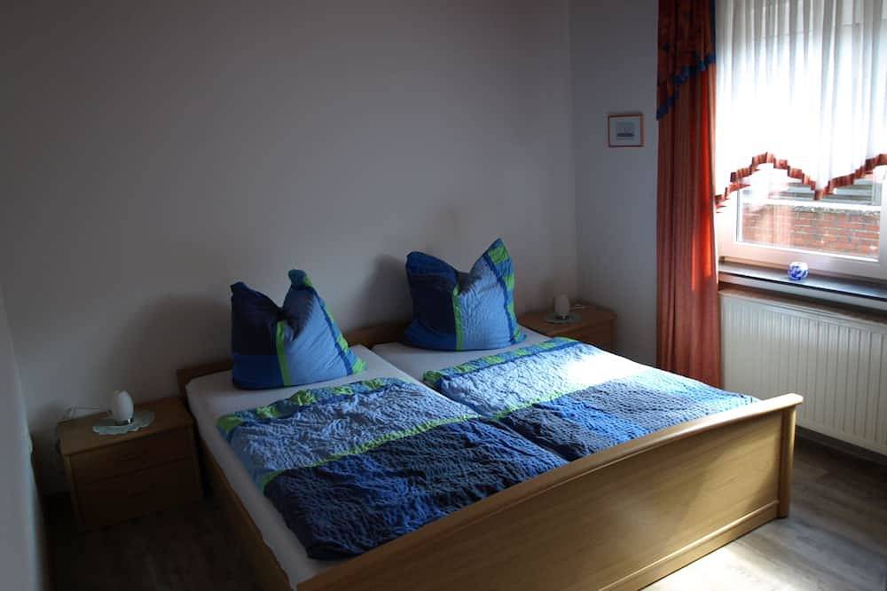 Ganze Wohnung, 2 Schlafzi., 1 Wohnzi., Terrasse, Küche mit Geschirrspülmaschine, Waschmaschine in Bad Zwischenahn, Ammerland