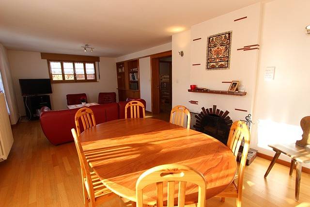 Appartement de vacances entier, Chalet Arolles - 6 chambres à coucher, 200m², 11 personnes in Château-d' Œx, Alpes Vaudoises