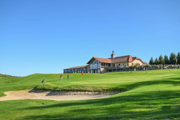Hôtel pour 6 personnes, avec jardin et vue sur le lac ainsi que vue et piscine à Saint-Médard-d'Excideuil - 2