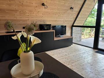 Maison de campagne pour 3 personnes, avec terrasse à Bathernay