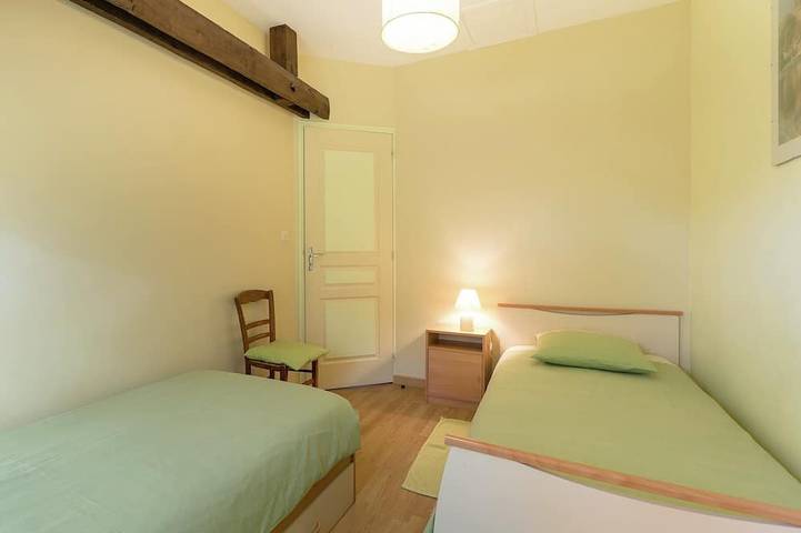 Location de vacances pour 4 personnes, avec terrasse et jardin à Bonnemain - 4