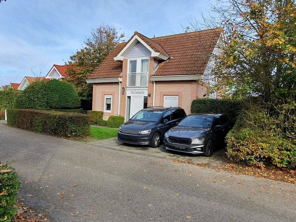 Villa in Kamperland met zwembad in De Banjaard, Kamperland