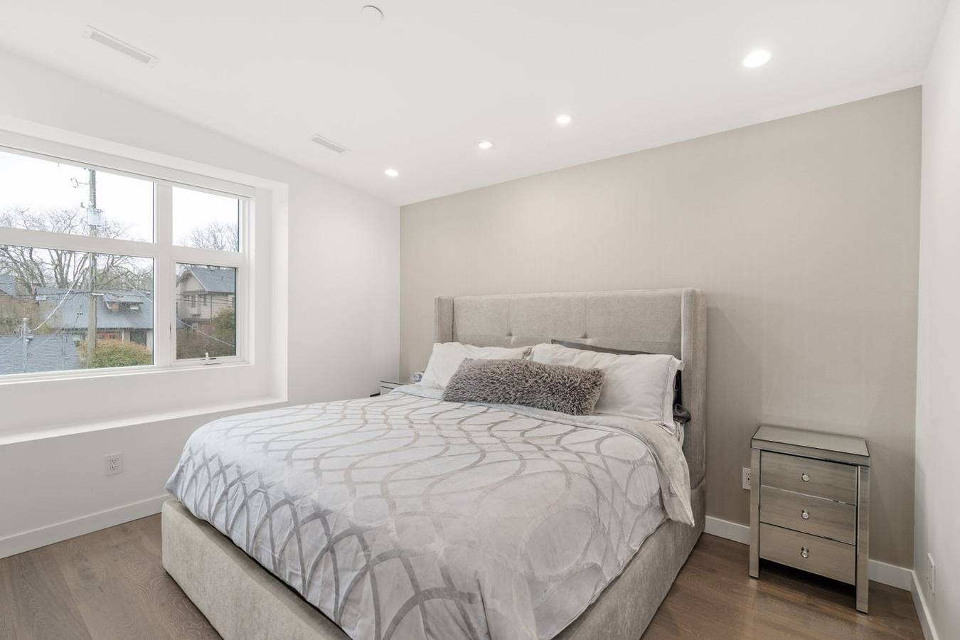Upscale 4Br Fifa Home | Steps Away to Skytrain in Vancouver, British-Columbia