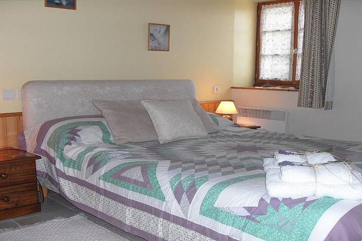 Gîte pour 4 personnes, avec terrasse et jacuzzi ainsi que jardin et piscine à Mauprévoir - 2