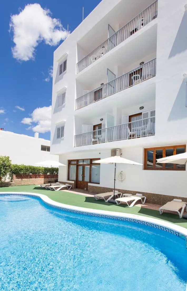 Ferienwohnung für 4 Personen, mit Pool und Balkon - 1