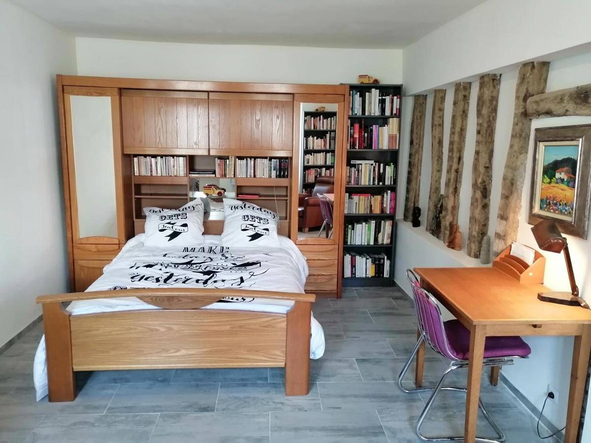 Appartement entier, F Logement entier in Courtenay, Région de Montargis
