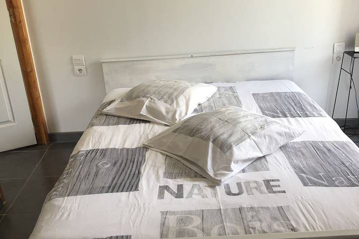 Gîte pour 4 personnes, avec jardin ainsi que piscine et terrasse à Sains - 2