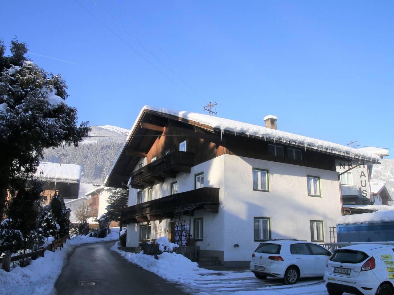 Chalet in Fügen bij Spieljochbahn in Tux Alps, Fügen