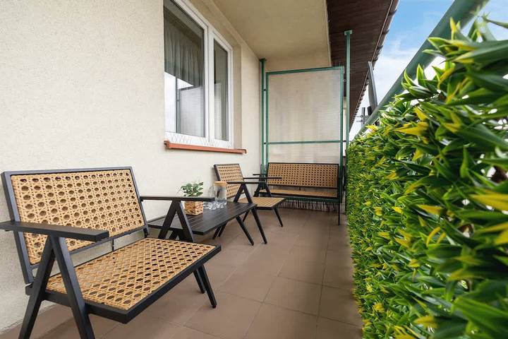 Appartement entier, Spacious Apartment | Parking, Balcony, Workspace in Swoszowice, Cracovie
