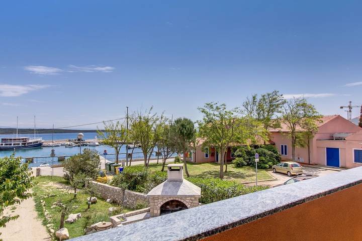 Appartamento per 6 persone, con balcone a Lussino