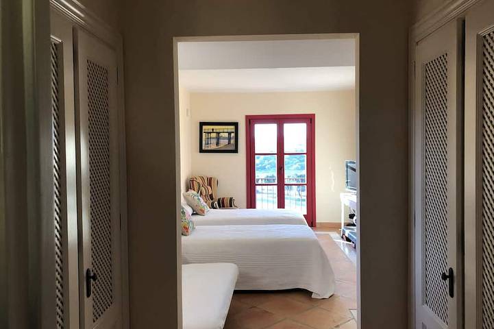 Maison de vacances pour 7 personnes, avec Balcon ainsi que Jardin et Piscine à Sotogrande - 2