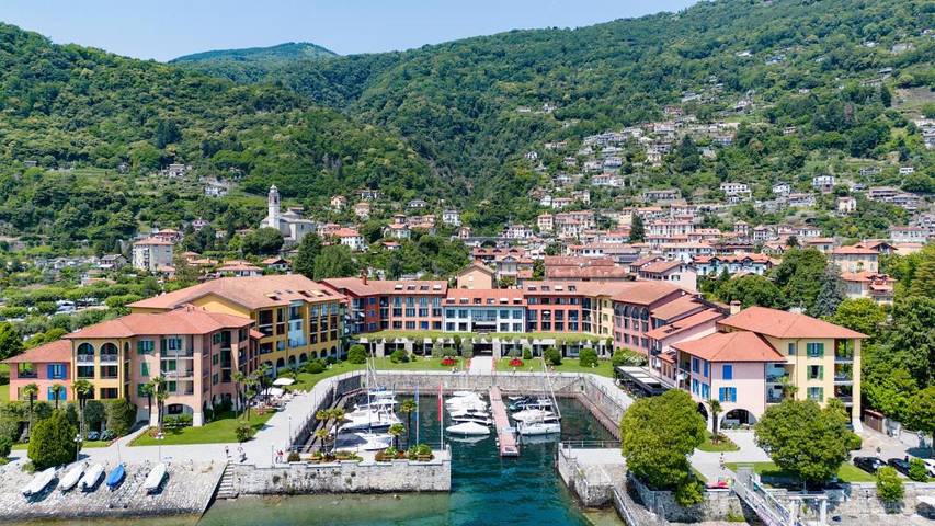 Apartmenthotel für 4 Personen, mit Balkon und Terrasse sowie Pool und Sauna in Cannero Riviera