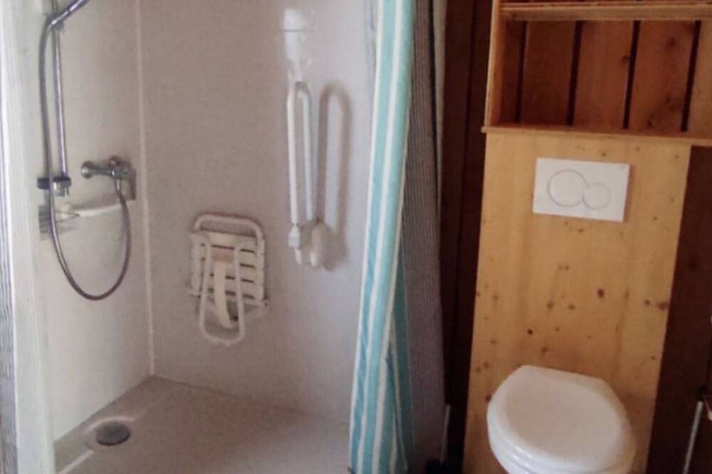 Chalet accesible - 4 pers - Terraza in Challes-les-Eaux, Chambéry region