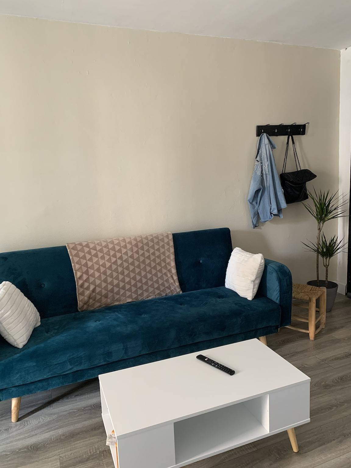 Apartamento entero, Cómodo Apartamento en Vitrolles - 50 m² con Balcón in Vitrolles, Istres region