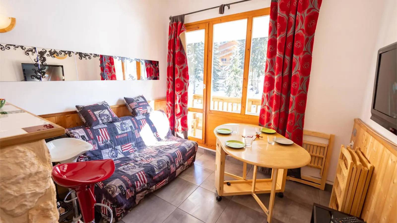 Apartamento entero, Apartamento 'Le Thabor' con vistas a la montaña y balcón in Valfréjus, Modane