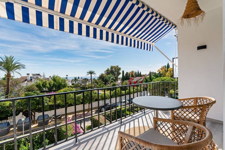 Apartamento inteiro, Apartamento no Centro de Marbella com Vista Mar, Piscina Partilhada e Wi-Fi in Marbella Centro, Marbella