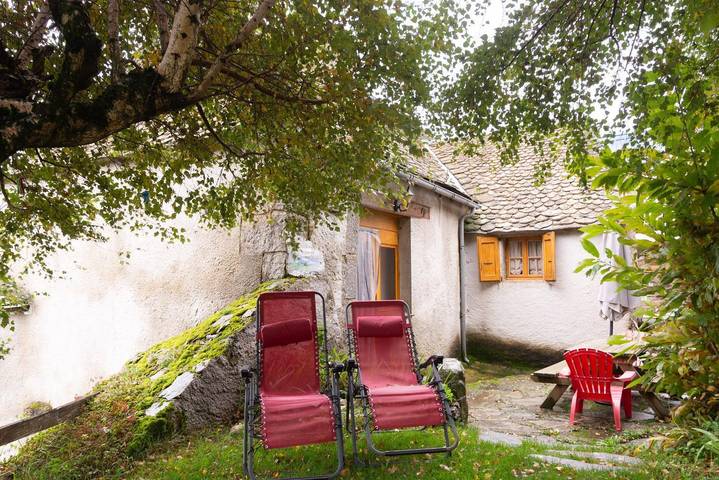 Gîte pour 6 personnes, avec Terrasse ainsi que Jardin et Vue dans Saint-Pierre-de-Nogaret