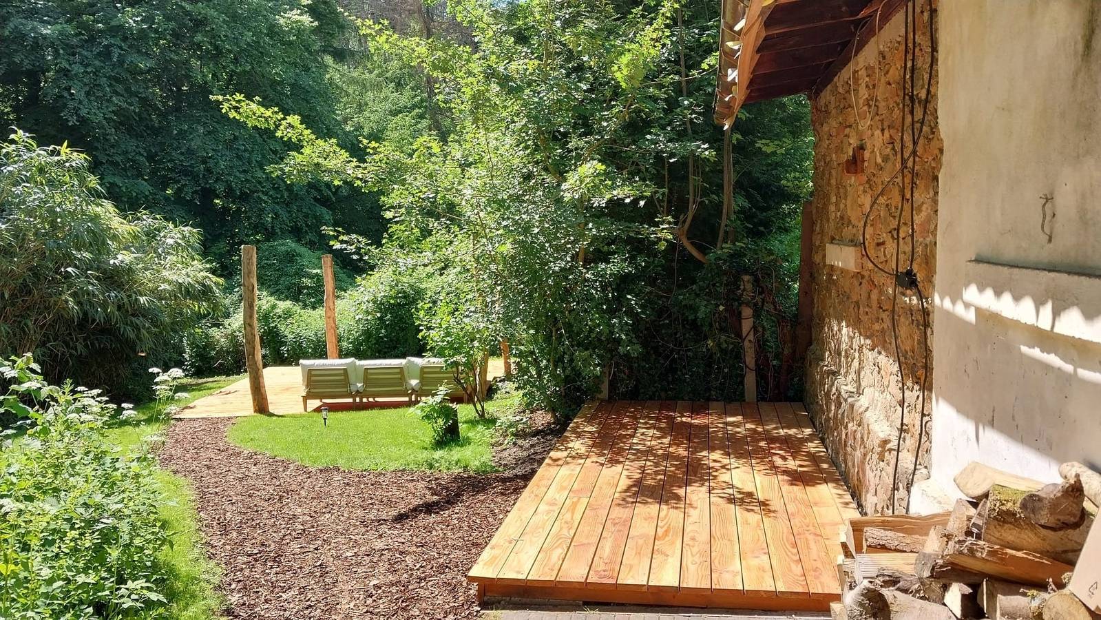 Ganze Ferienwohnung, Bachgeflüster  2,5 Zimmer mit Offline- Terrasse und Grillplatz in Seeheim-Jugenheim, Südhessen