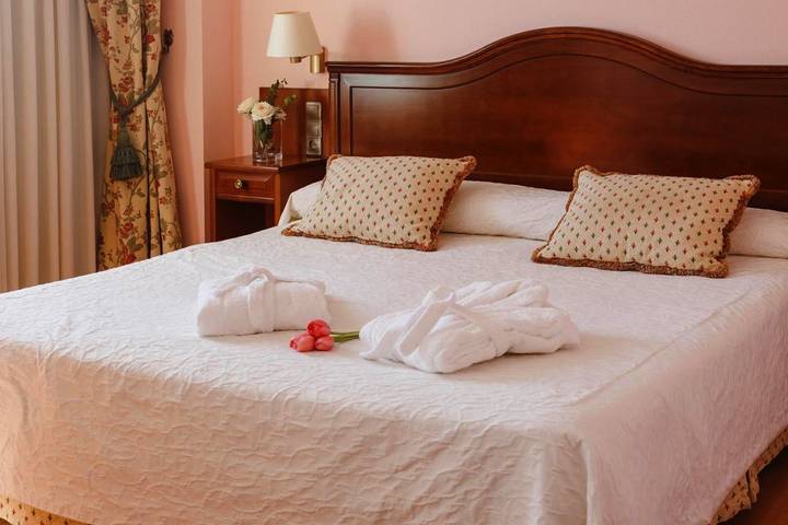 Hotel para 2 personas, con terraza y jacuzzi en Provincia de Albacete - 3