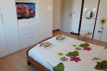 Villa pour 9 Personnes dans Saint-Thibault-des-Vignes, Seine-et-Marne, Photo 2