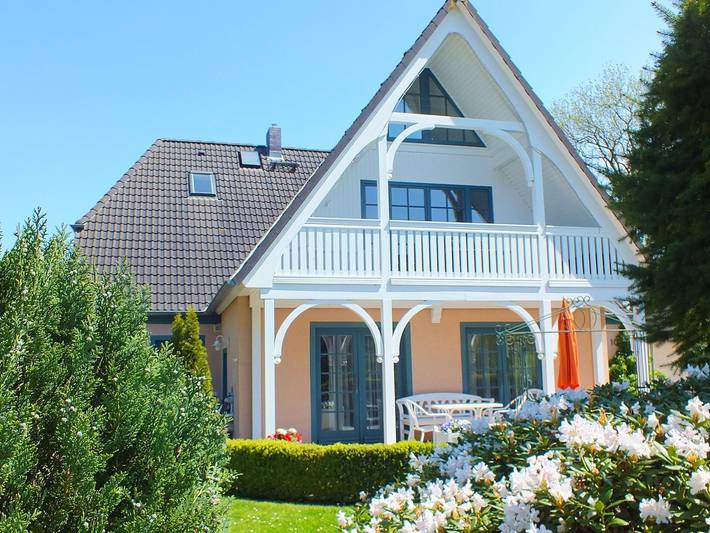 Ferienwohnung für 2 Personen, mit Terrasse und Garten in Prerow