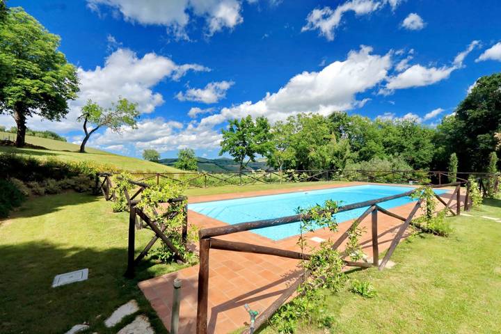 Borgo ai Pini - Villa ai Pini in San Severino Marche, Provincia di Macerata