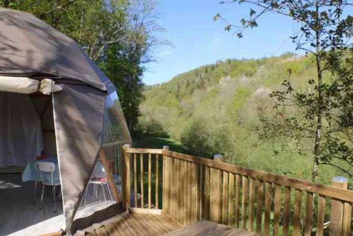 Location de vacances pour 4 personnes, avec piscine et terrasse, animaux acceptés à Saint-Constant (homonymie)