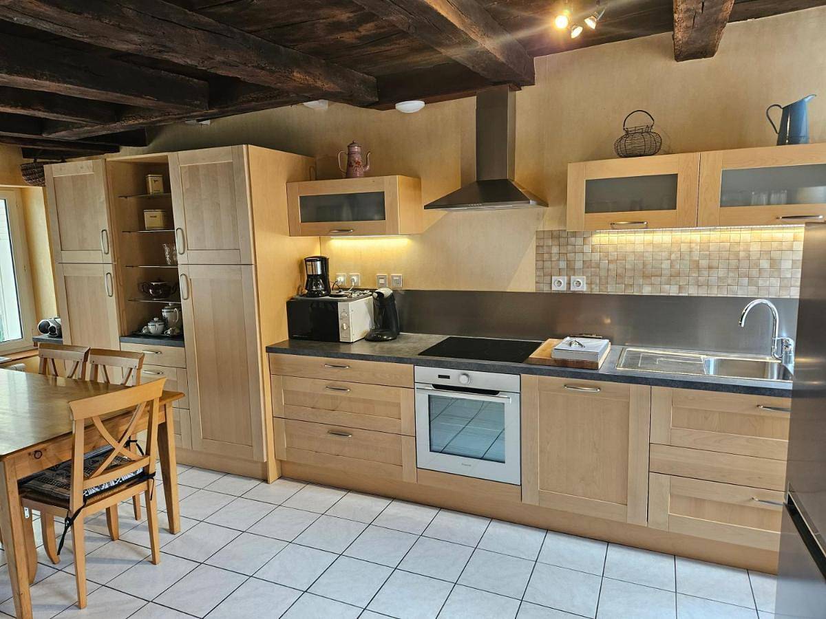 Two-Bedroom House in Vineuil, Région de Blois