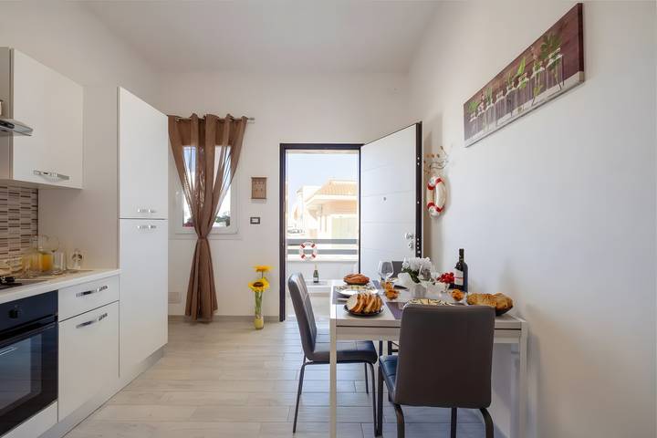 Holiday Home 'Il Nido Sul Mare' with Sea View, Shared Terrace and Air Conditioning in Porto Cesareo, Tarantobukten