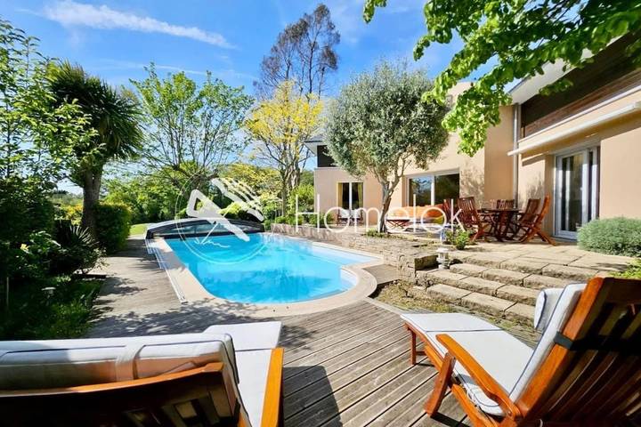 Location de vacances pour 10 personnes, avec jardin ainsi que terrasse et piscine, animaux acceptés à Gestel