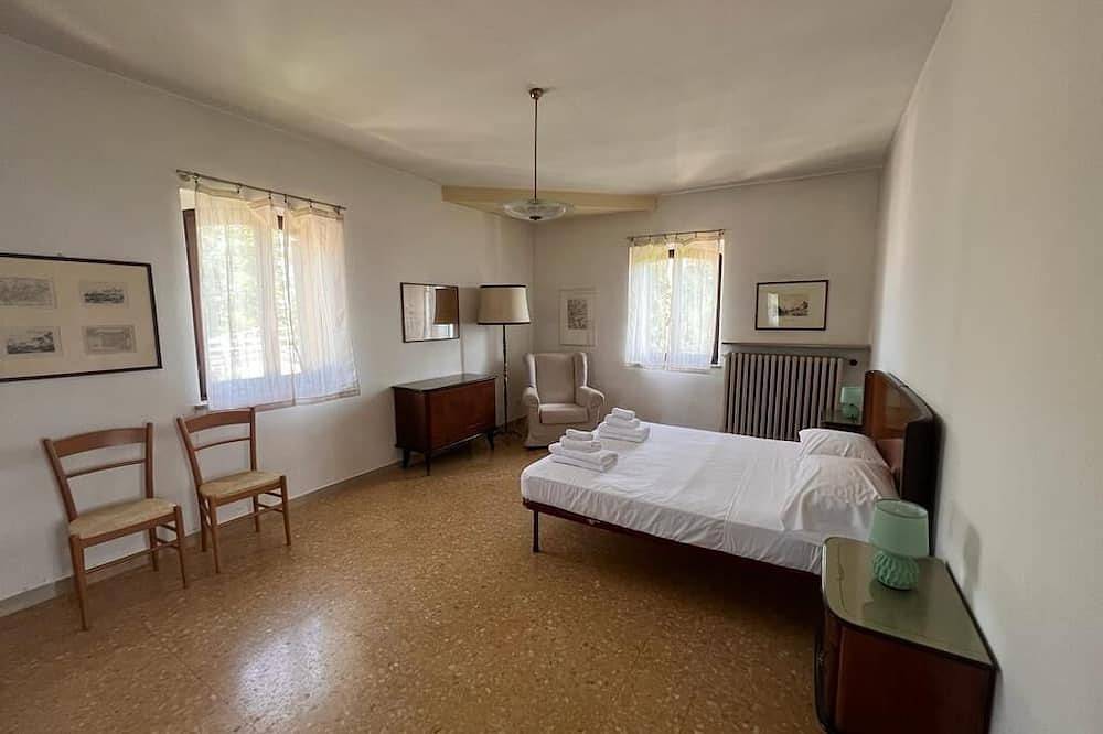Ampio Appartamento con Giardino e Patio tra i Vigneti in Sona, Gardasee-Berge