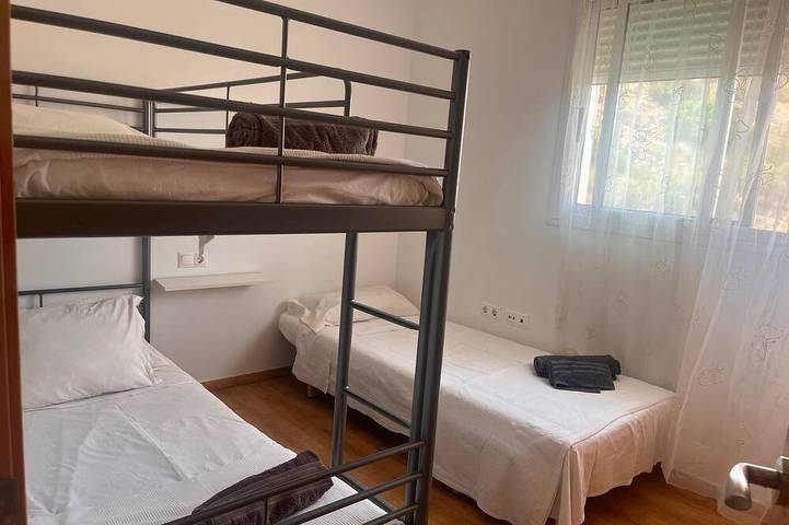 3 Bed Chalet-Pool-Pets-Hot Tub-Parking-Garden in Chiva, Valencia Province