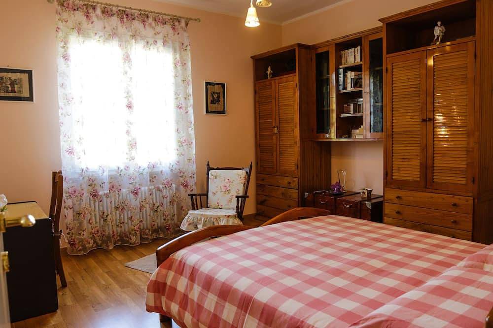 Villa mit Pool und großem Garten mit alten Olivenbäumen, gut ausgestattet- in Saltara, Colli al Metauro