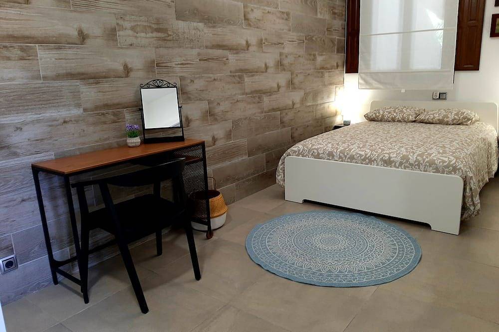 Apartamento rural con jardín, piscina y wifi, con vistas al mar para 4 personas in Canet de Mar, Costa del Maresme