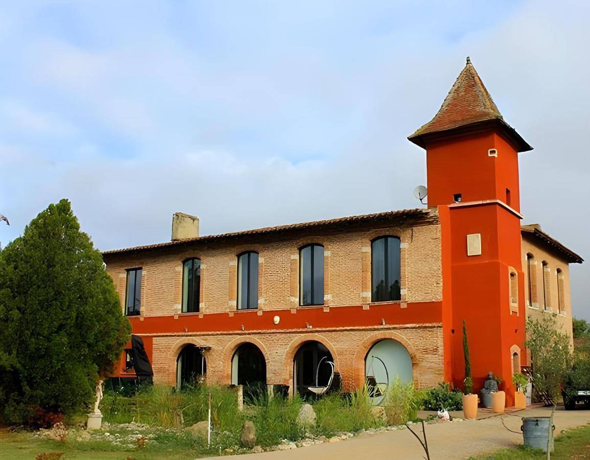Château Fourclins Domaine privatif 16 personnes Parc & Bassin naturel Proche Toulouse in Merville, Toulouse et ses environs