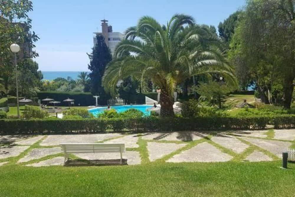 Entire apartment, Apartment Sea Views And Precious Garden In Alicante in El Cabo de las Huertas, Alicante