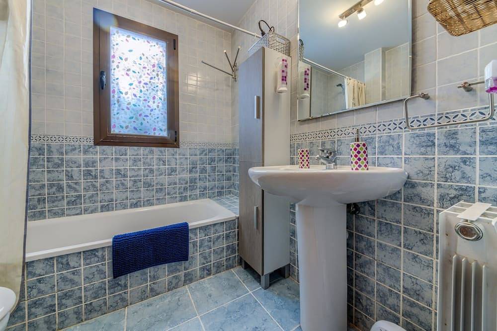 Entire apartment, Charming apartment in Granada, La Zubia in La Zubia, Granada Province