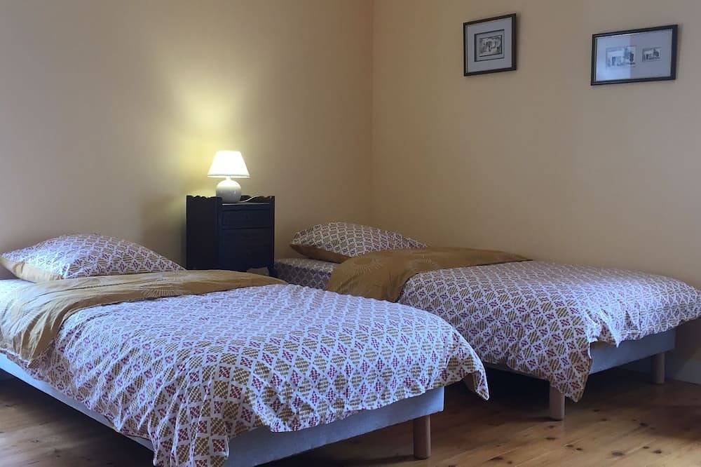 Grand logis vendéen, au calme, avec piscine couverte chauffée in Le Tablier, Région de La Roche-sur-Yon