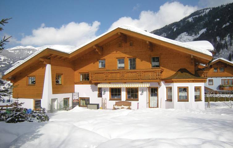 Ganze Ferienwohnung, Charmante Ferienwohnung in Dorfgastein: WLAN, Küche und Skizugang in der Nähe in Hohe Tauern, Dorfgastein