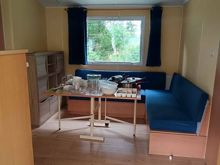 Camping pour 6 personnes, avec terrasse, animaux acceptés dans Région de Besse-et-Saint-Anastaise - 2