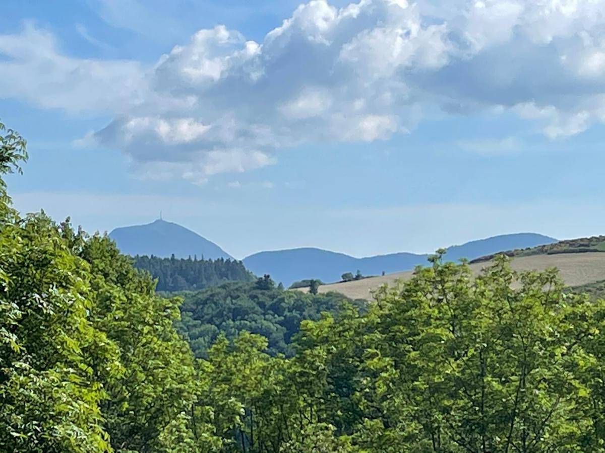 Five-Bedroom House in Orcival (Puy-de-Dôme), Parc naturel régional des Volcans d'Auvergne