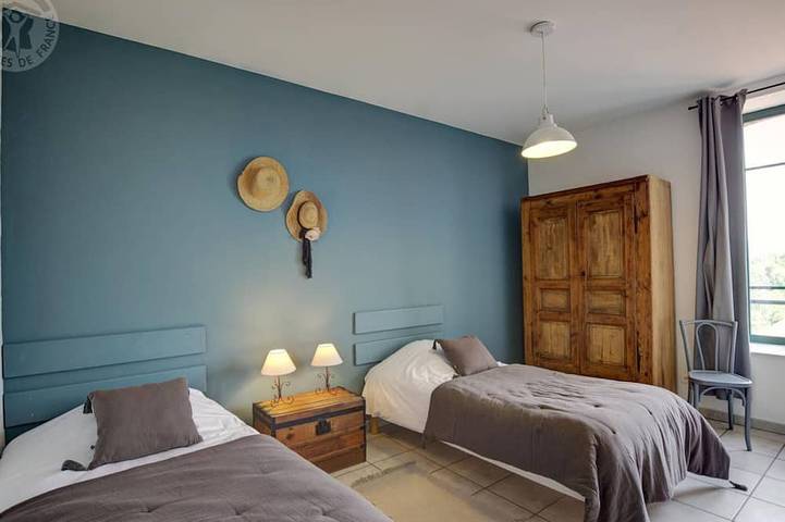 Gîte pour 6 personnes, avec jardin ainsi que sauna et piscine dans Saint-Just-la-Pendue - 4