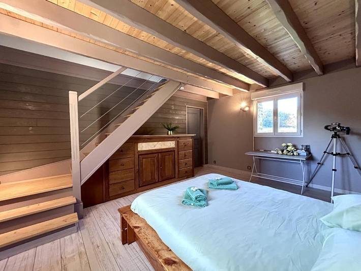 Location de vacances pour 8 personnes, avec terrasse ainsi que vue et jardin à Guiscriff - 3