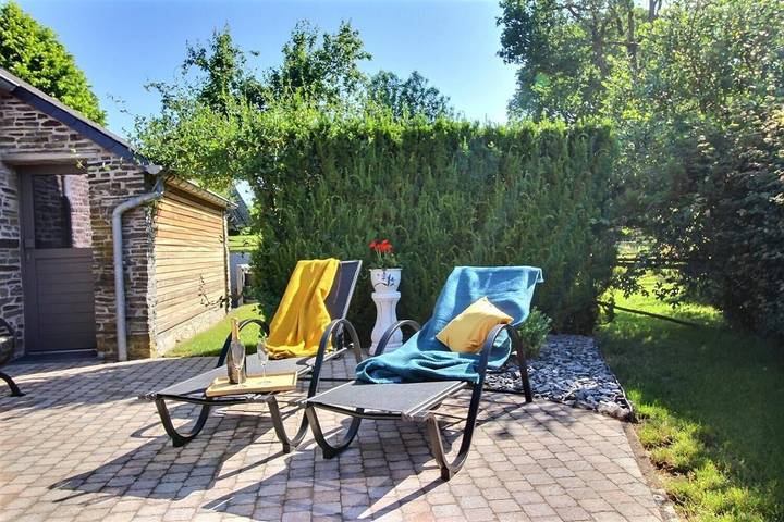 Location de vacances pour 4 personnes, avec jardin dans Cherain - 2