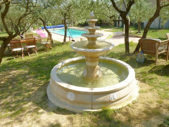 Location de vacances pour 4 personnes, avec Terrasse et Jardin ainsi que Bassin pour enfant et Piscine à La Motte-d'Aigues - 2
