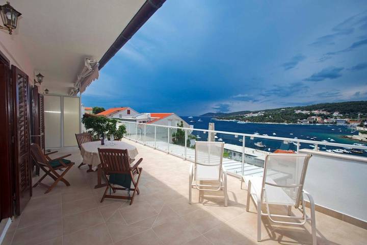 Maison d’hôte pour 2 personnes, avec Balcon et Terrasse ainsi que Jardin et Vue dans Hvar - 4