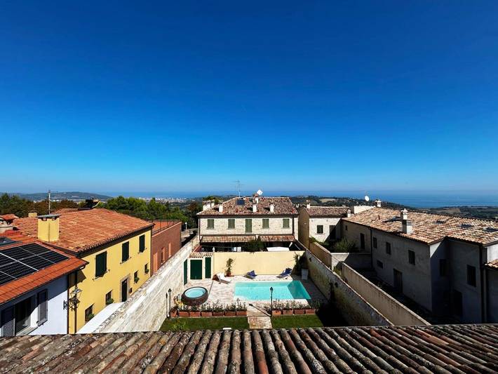 Ferienwohnung für 4 Personen, mit Garten und Pool in Pesaro