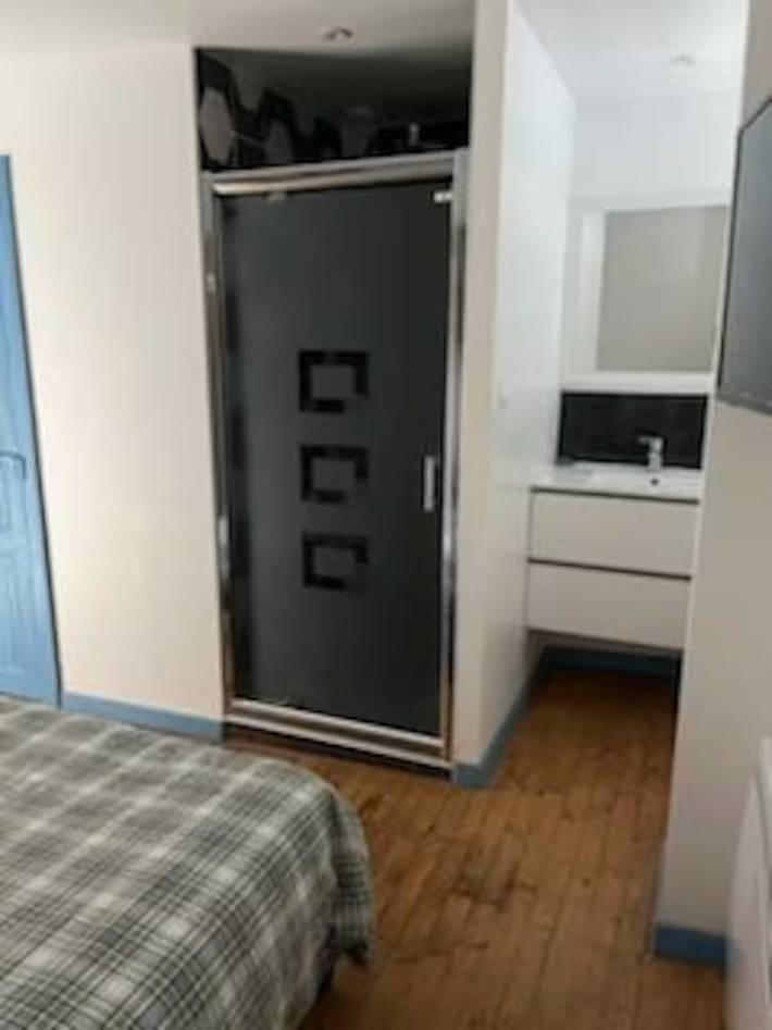 Entire apartment, T2', balcony and Wi-Fi in La Bourboule, Volcans d'Auvergne Regional Nature Park