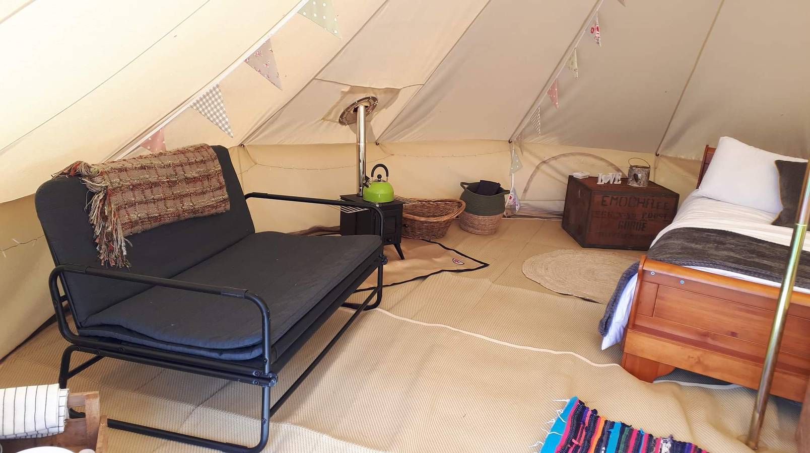 6 Guests - Bell Tent - Wood Stove - Parking in North York Moors National Park