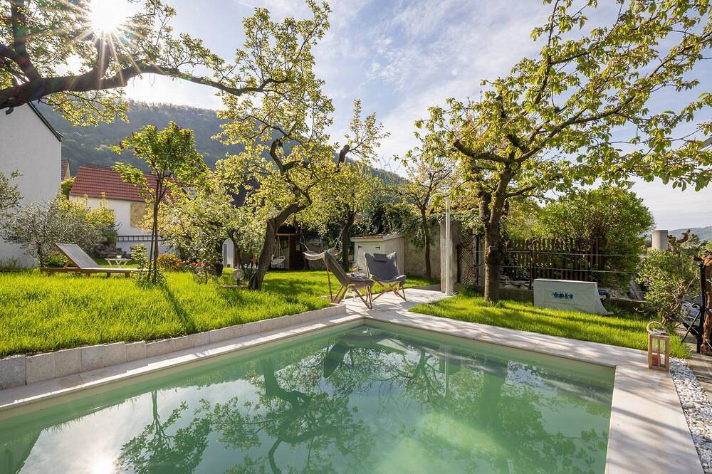Historic winegrower's house in the Wachau wine region on the Danube with pool & sauna in Oberarnsdorf (Donau), Rossatz-Arnsdorf